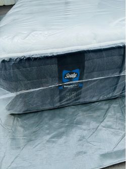 Sealy cal king mattress new