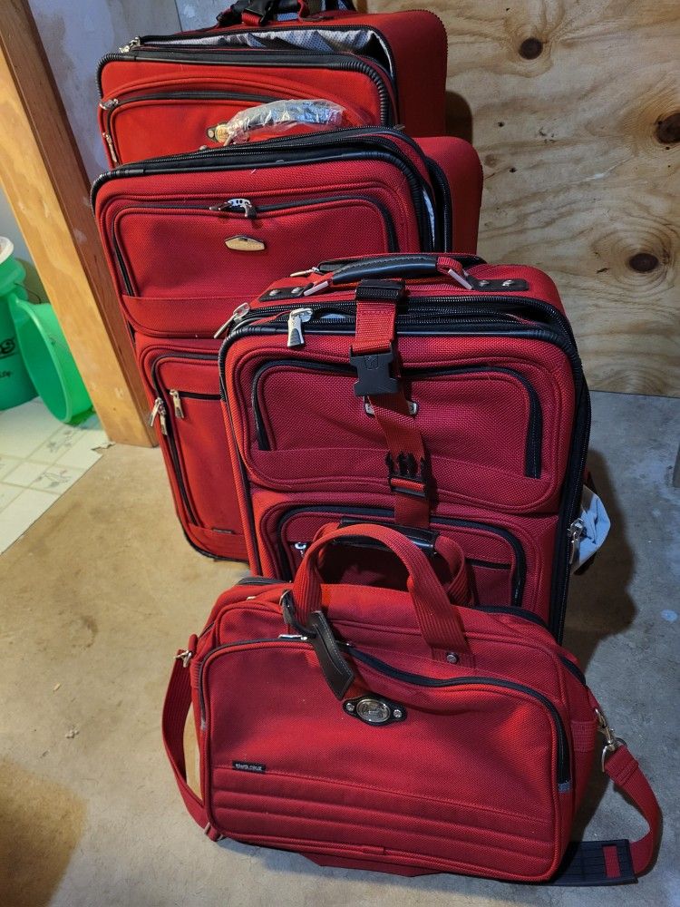 Luggage Set With Laptop Bag