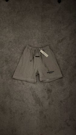 ESSENTIALS SHORTS
