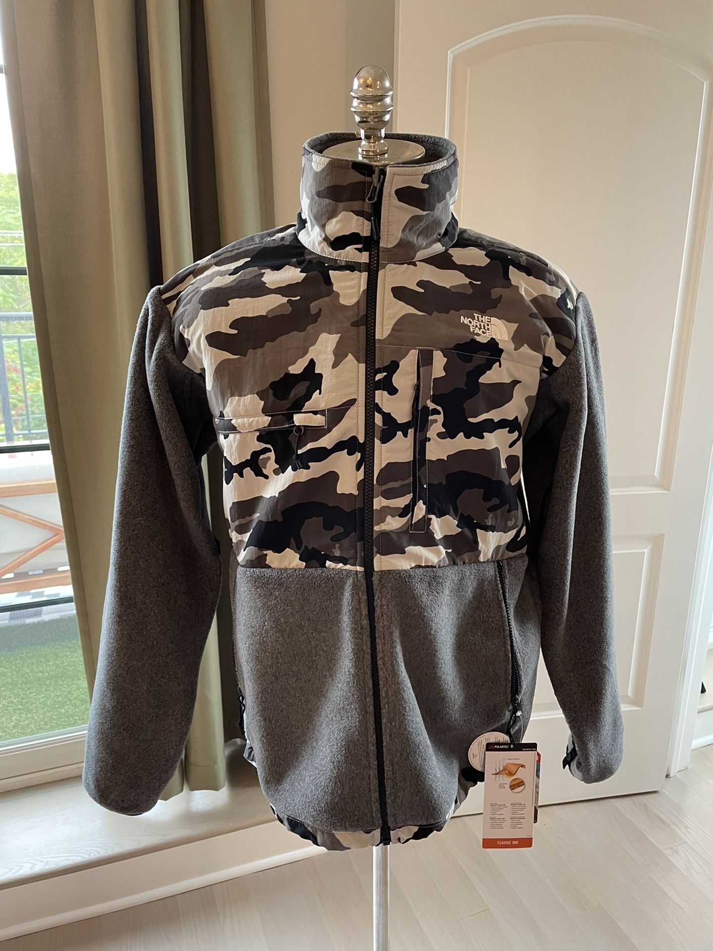 Mens Brand New Denali Camo Grey Large