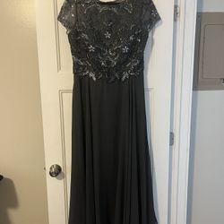 Beautiful Dress - size 14 Petite