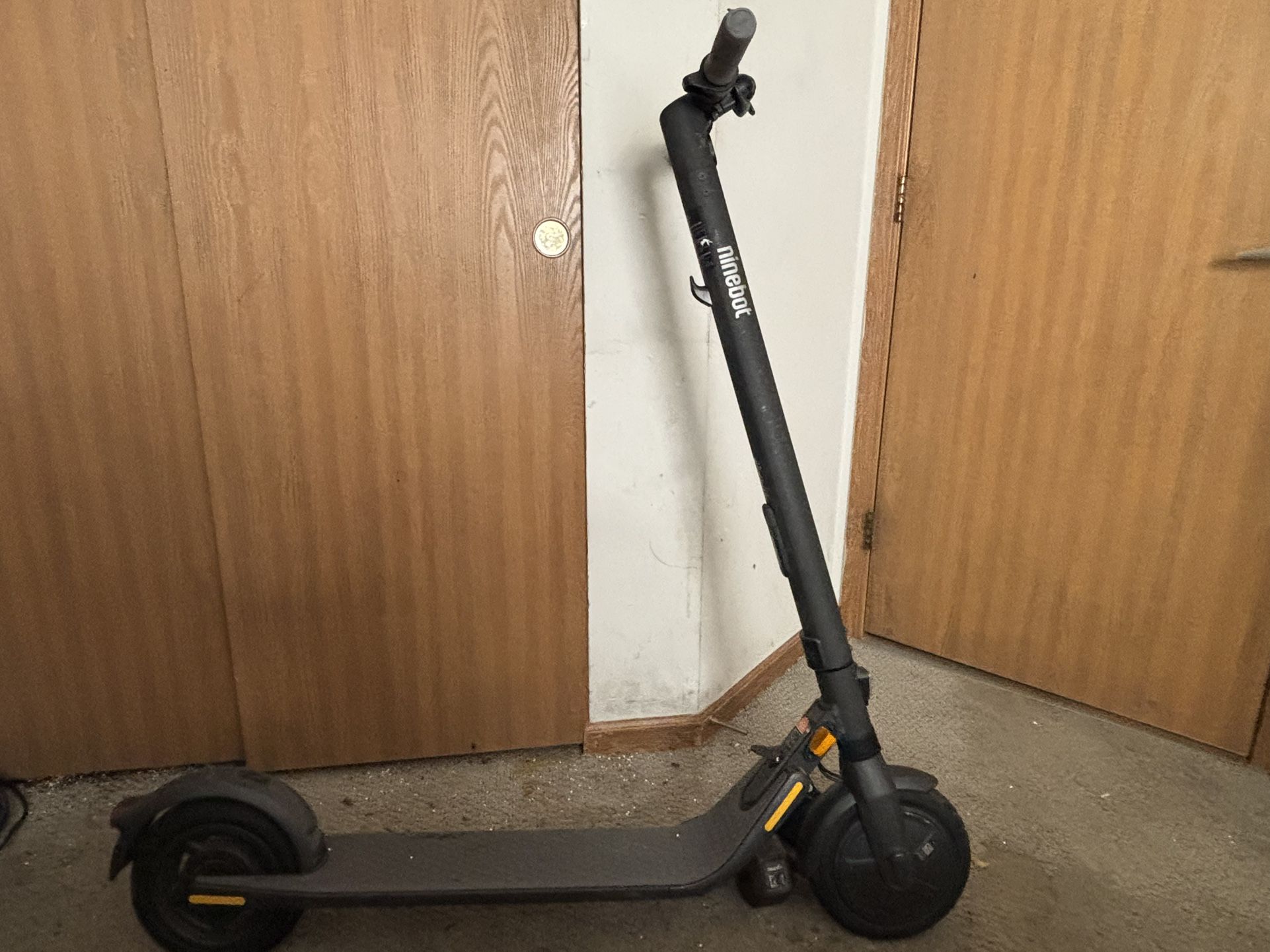 Ninebot E Scooter