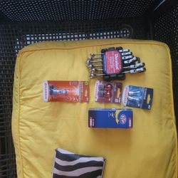 TOOL,LIGHTS & OILFILLTER ALL BRAND NEW