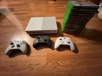 Xbox One S with 5 Controllers & 18 Games