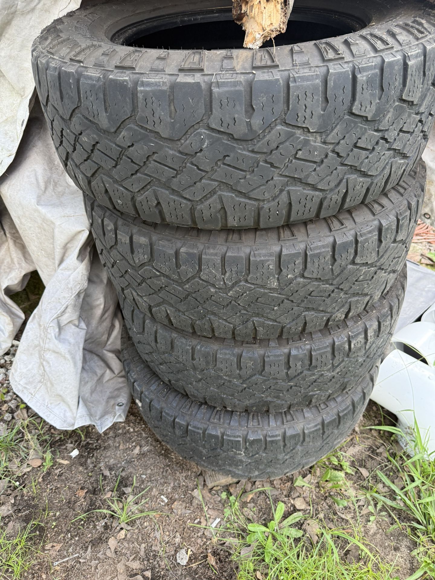 275/65R18 Tires 
