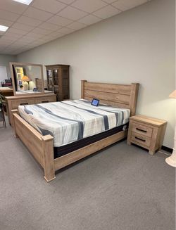King bedroom set (FREE 24H DELIVERY AND SETUP)
