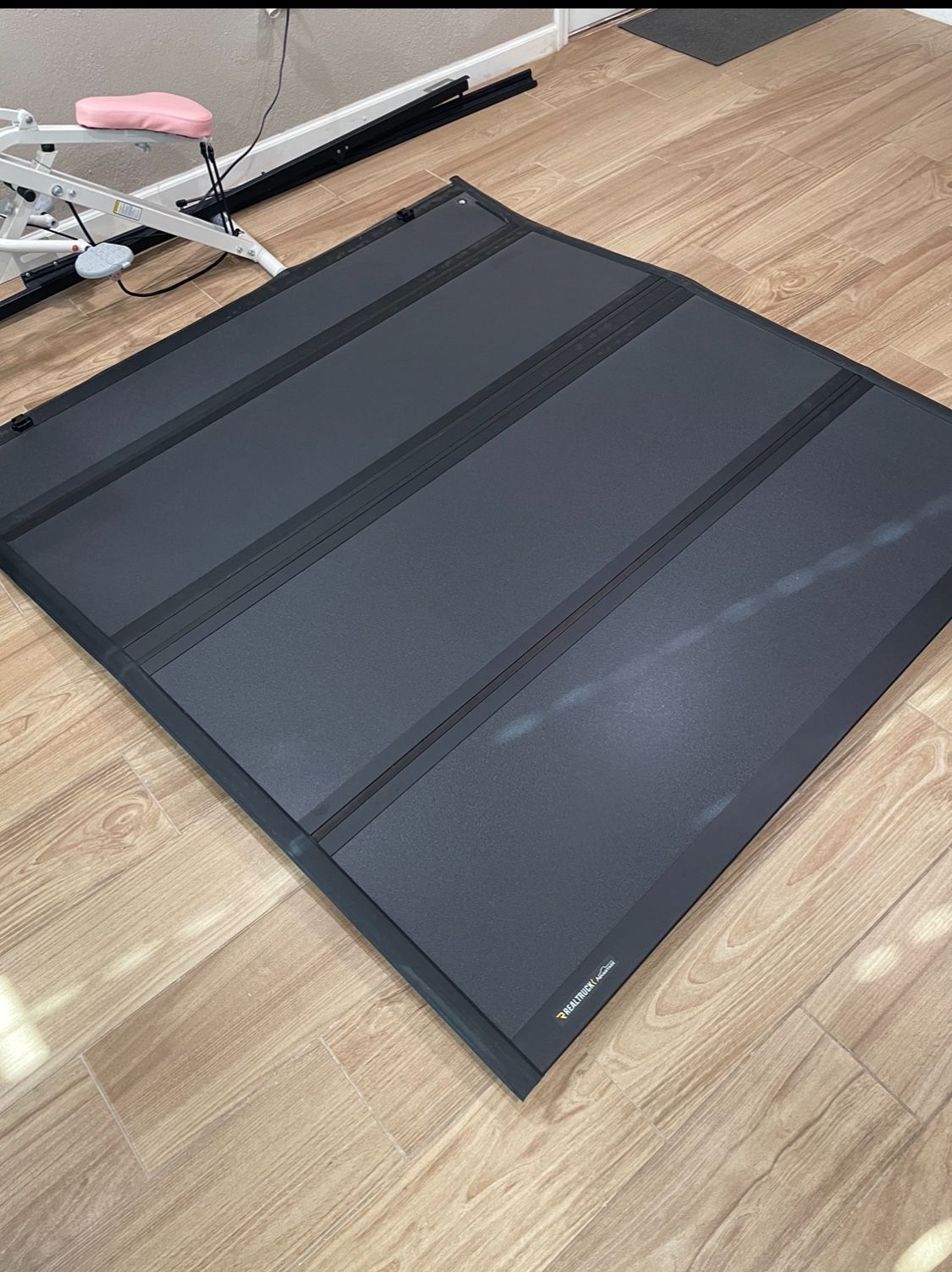 CHEVY GMC HARD TRUCK BED COVER