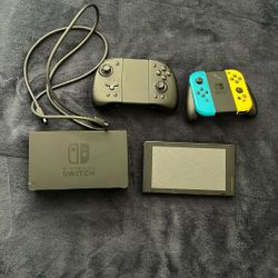 Nintendo switch With 2 Controllers (limited Edition Fornite Controller)