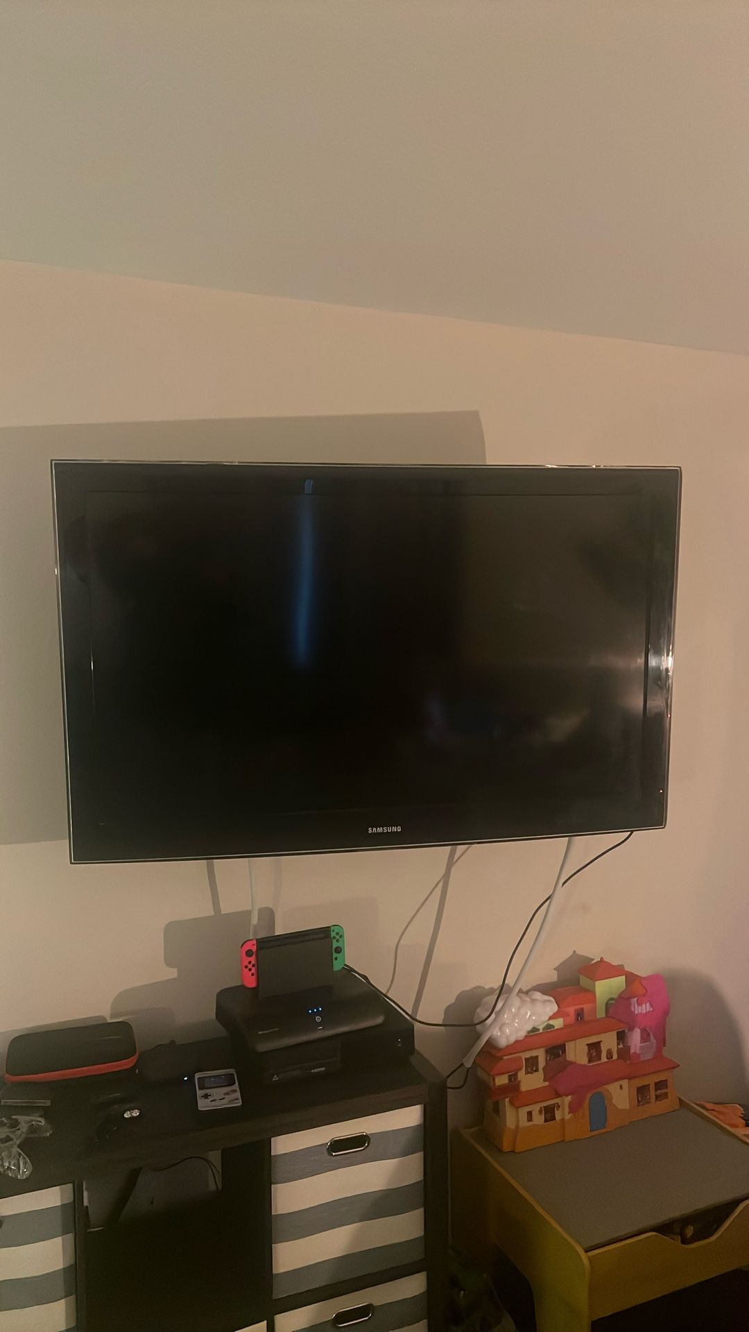 Samsung 52” LCD TV – Works Great