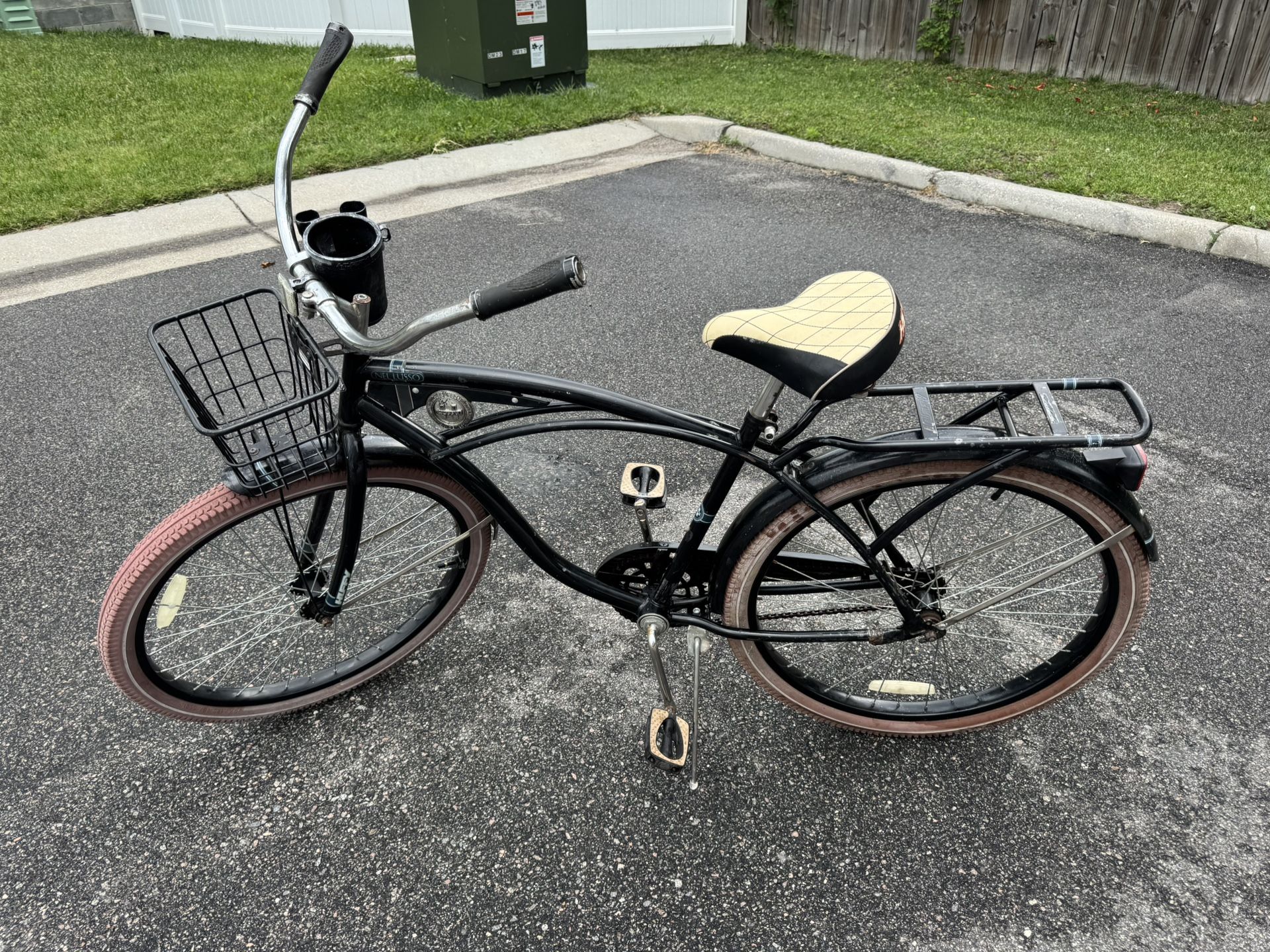Huffy Nel Lusso Cruiser Bike – (Fixer‑Upper / Rideable Now)