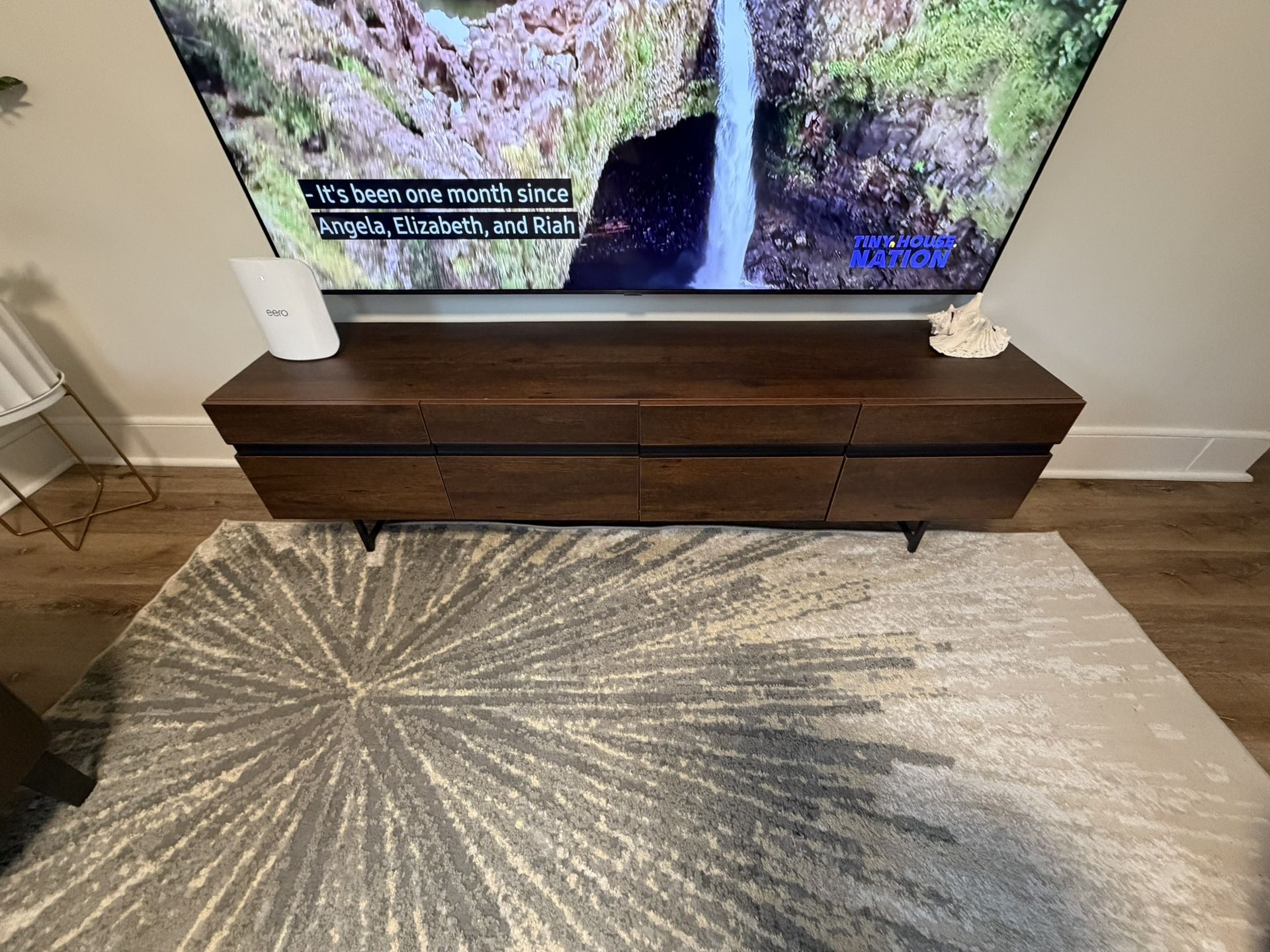 🪵 Modern Walnut TV Stand / Media Console