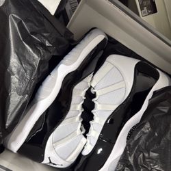 Size 11 Jordan 11