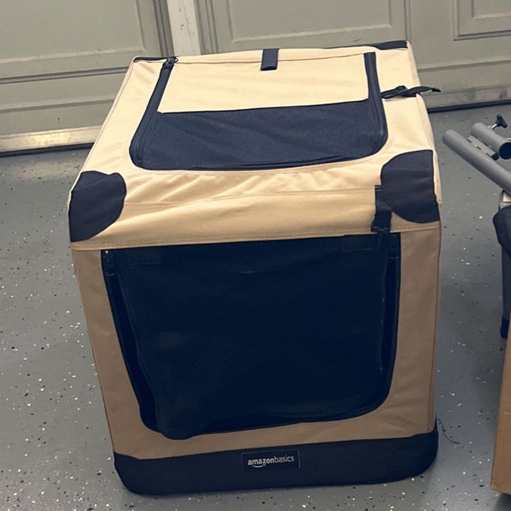 Amazon Basics Folding Soft Dog Crate 26 Inch Like New