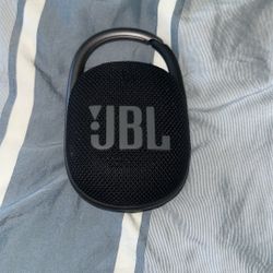  JBL Clip 4 - Portable Mini Bluetooth Speaker, big audio and punchy bass, integrated carabiner, IP67 waterproof and dustproof, 10 hours of playtime, s