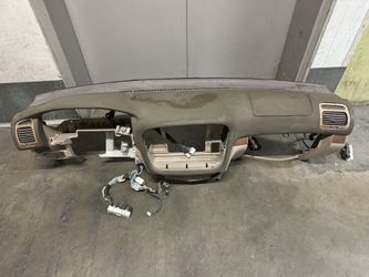 1(contact info removed) Toyota Land Cruiser Dash Panel
