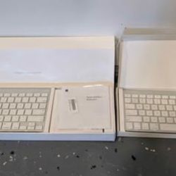 2 Apple Magic Keyboards