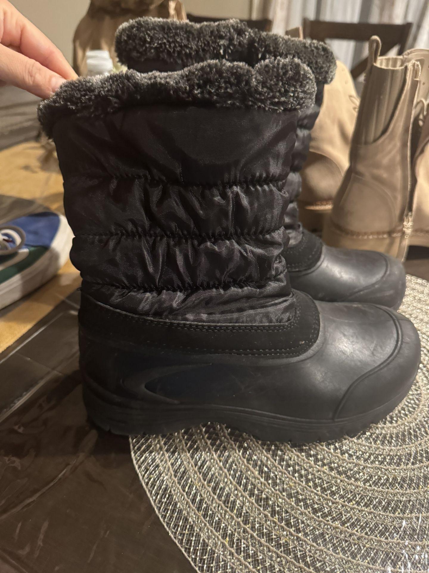 Size 7 Snow Boot Women