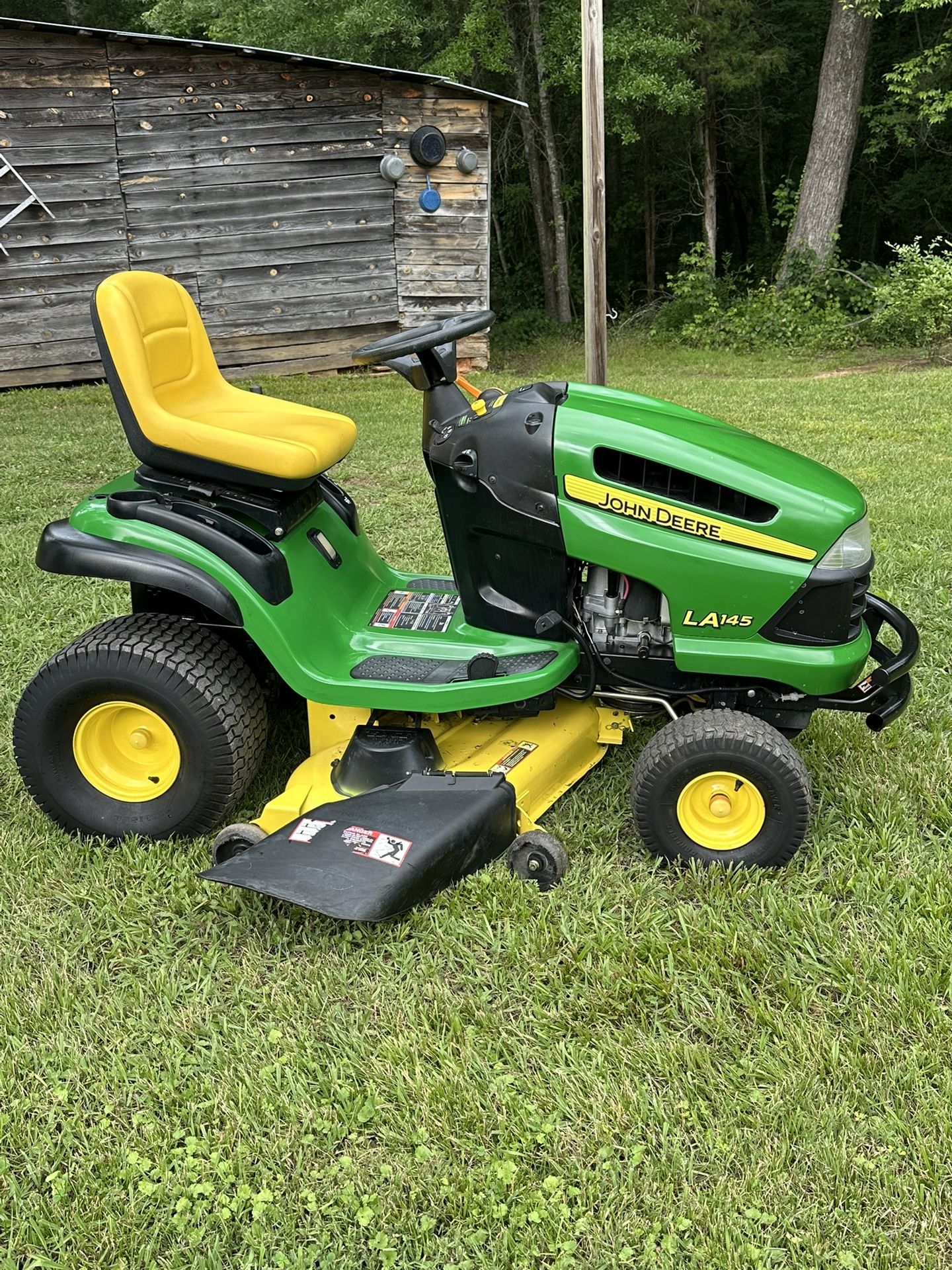 John Deere Lawn Tractor