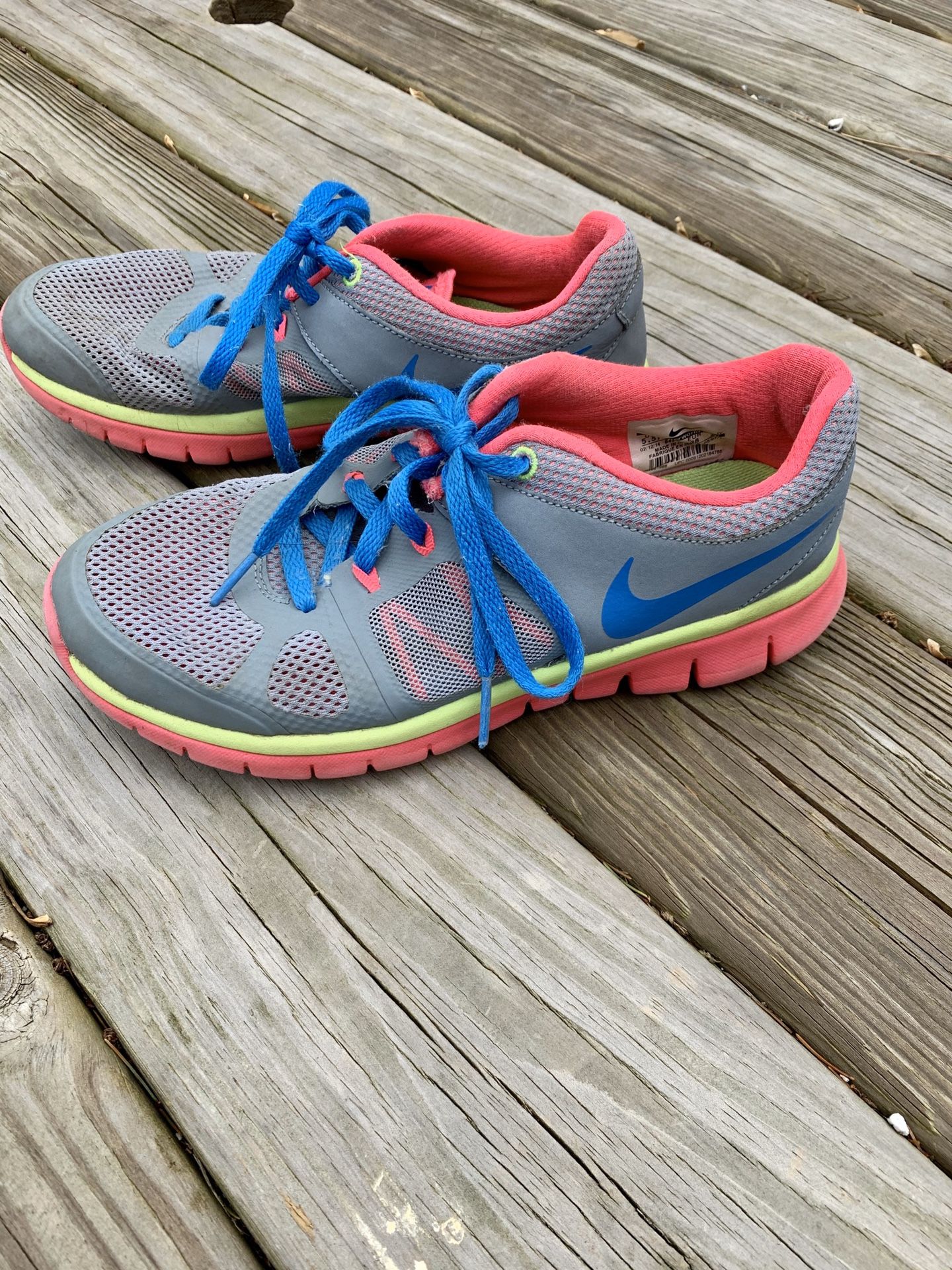 Girls Size 5.5 Nike Running Shoes