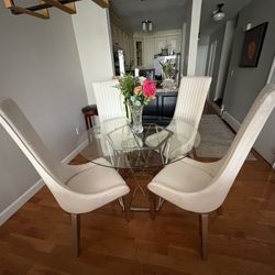 Dining Table Set.