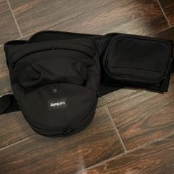 Tushbaby Black & Gold Hip Seat Carrier with Black Waist Band Extender