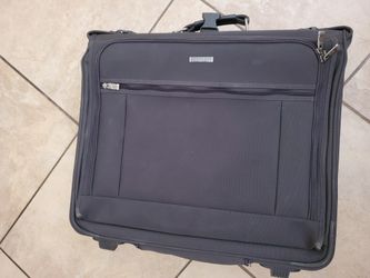 Bentley Multiple Layered Garment Bag