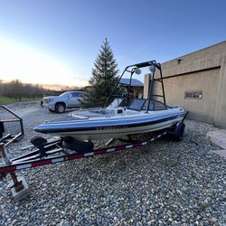 87’ Reinell Ski Boat