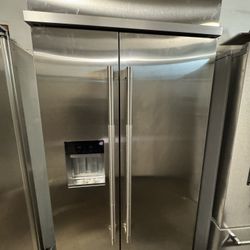 Jenn Air Refrigerator 42” 2024 Built In