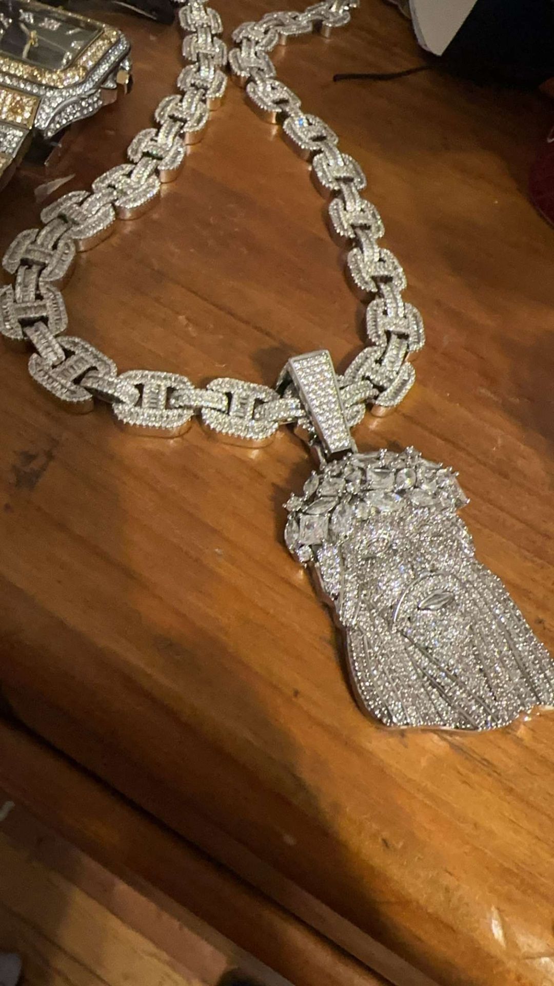 Men’s Iced Out Jesus Piece And Chain