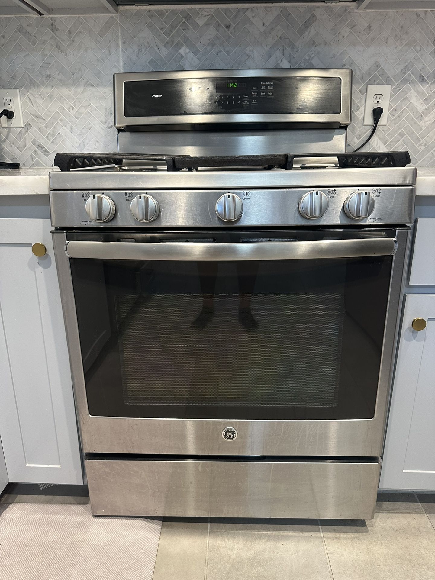 30” GE Gas Stove