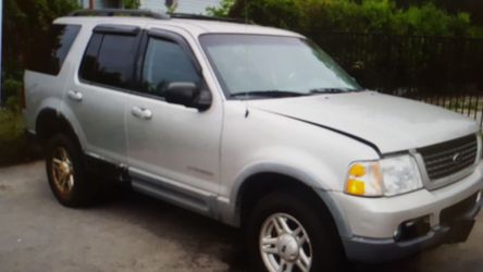 2002 Ford Explorer 4dr XLT 4WD SUV
