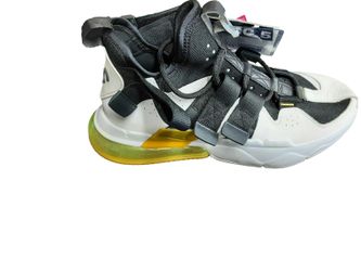 Nike Multi-color