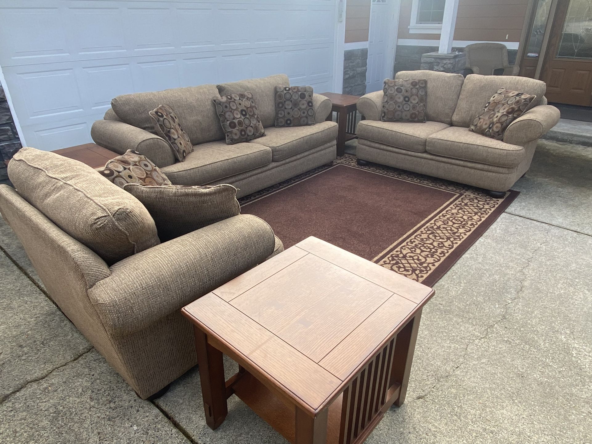 Beautiful Living Room Set - Couch Loveseat Chair 3 Matching End Tables