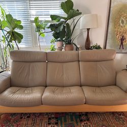 Vintage ekornes sofa Leather