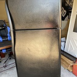 FRIGIDAIRE REFRIGERATOR ( Works Good ) 