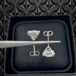 Push Back Studs Earrings In 14k White Gold 