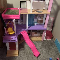 Barbie Dream House 