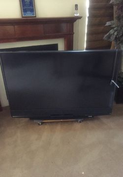 Mitsubishi 1080p 60in TV