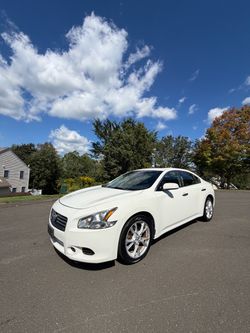 2010 Nissan maxima