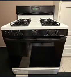GE 30’’ Free-Standing Gas Range