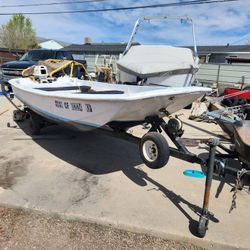 Boston Whaler 13ft 1957