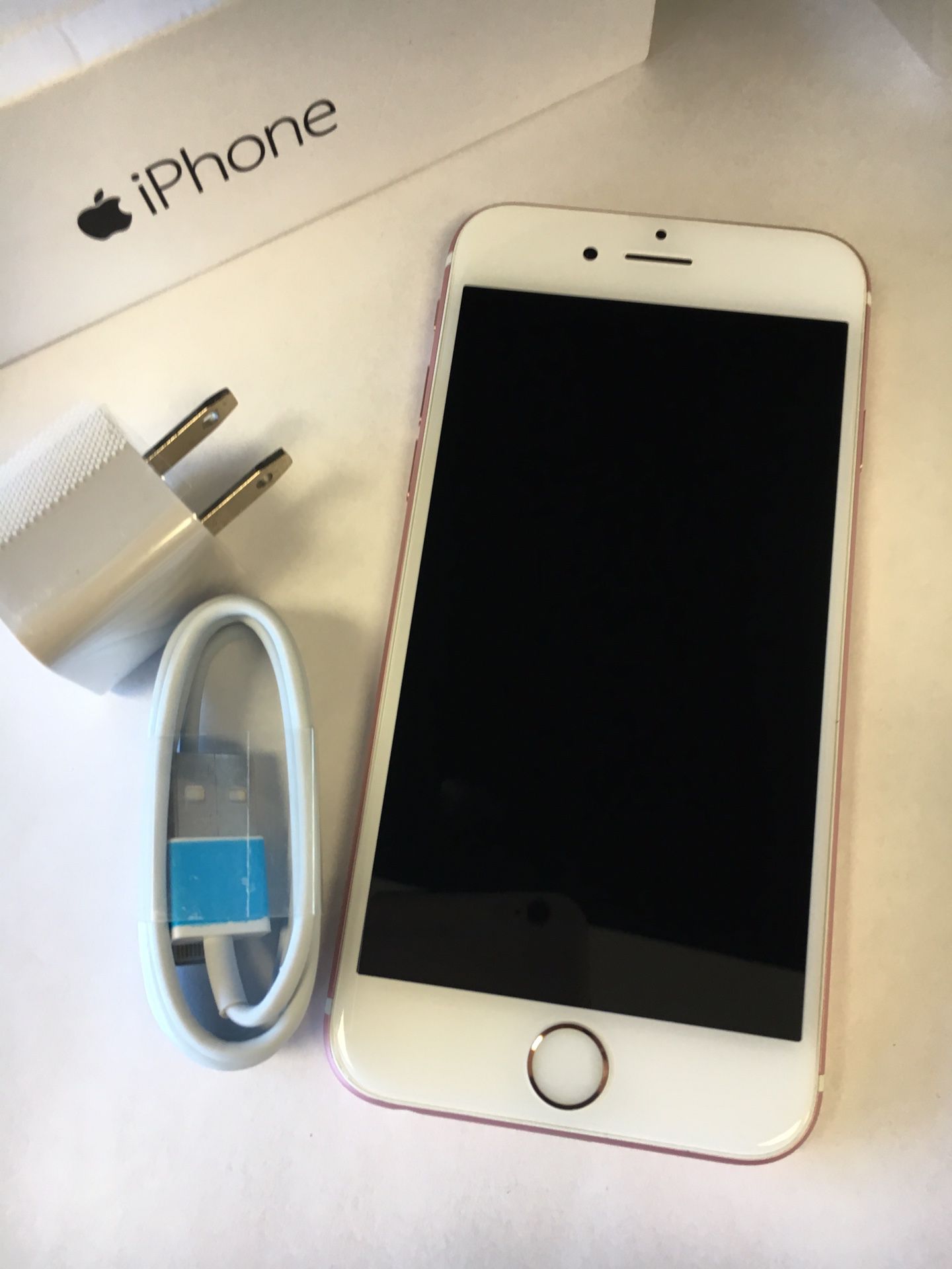 Iphone 6S excellent condition factory unlocked comes with charger