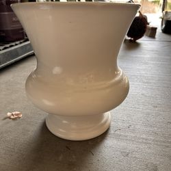 Modern White Flower Pot