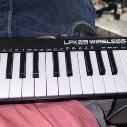 Lpk 25 Wireless Keyboard Mixer 