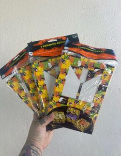 Lot of 12 Halloween cupcake boxes new