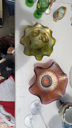 Vintage Carnival Glass Bowls- set of 2