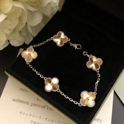 👑Van Cleef & Arpels five-flower bracelet