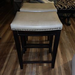 2 Stools