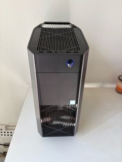 Alienware Aurora R6 Gaming PC - i7-7700 / GTX 1070 / 16GB RAM / SSD+HDD