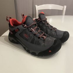 Keen Low Top Hiking boots